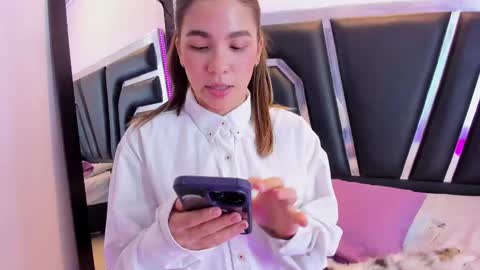 OLIV online show from February 2025 09:12:01 PM