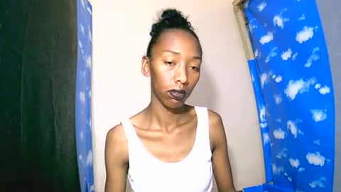 oliviah27 online show from October 2025 11:41:02 AM