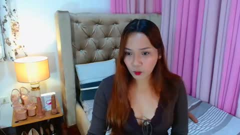 oliviahutton online show from May 2026 12:52:01 AM