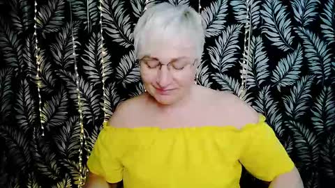 Snapshot of oliviaoskar_ chatting on May 2026 02:45:01 PM Kelly online show from May 2026 02:45:01 PM