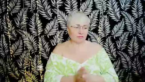 Snapshot of oliviaoskar_ chatting on June 2026 10:04:01 AM Kelly online show from June 2026 10:04:01 AM