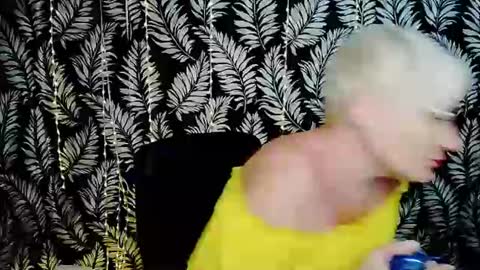 Snapshot of oliviaoskar_ chatting on June 2026 10:02:02 AM Kelly online show from June 2026 10:02:02 AM