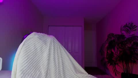 Olivia Owens online show from February 2025 09:05:02 AM