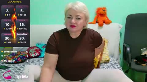 oliviaparadise online show from November 2025 03:56:02 AM