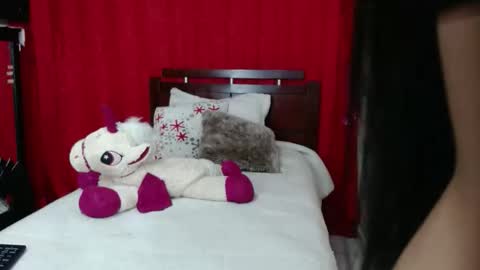 Snapshot of oliviapetit chatting on February 2026 11:01:02 PM Olivia online show from February 2026 11:01:02 PM