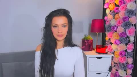 OliviaWomen online show from November 2025 09:31:02 AM