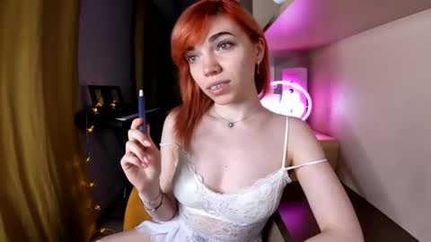 Angelina Lina online show from November 2025 07:56:02 PM