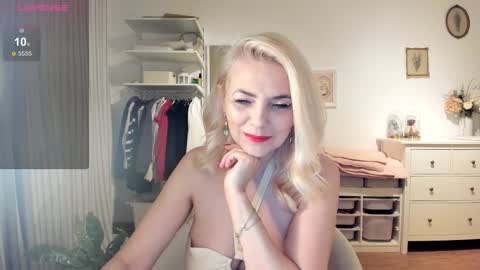 ollalla7 online show from October 2025 06:03:02 PM