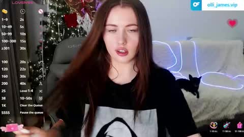 ollie_jamess online show from February 2026 06:56:01 PM