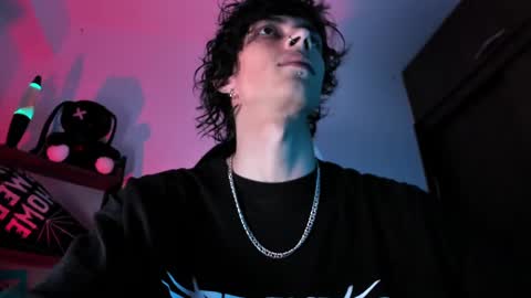     online show from March 2025 03:08:01 AM