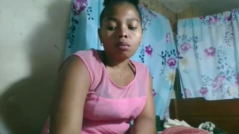 olyvienne90 online show from December 2025 04:36:01 PM