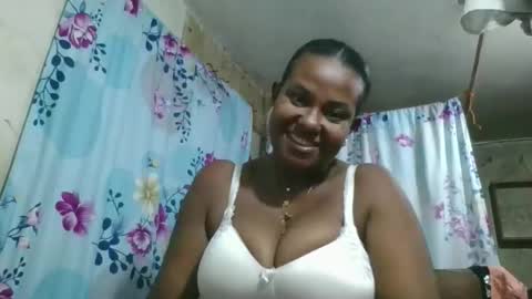 olyvienne90 online show from December 2025 08:11:01 AM