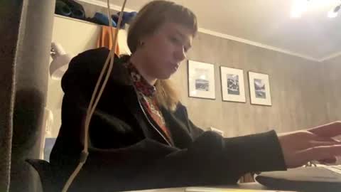 Eva online show from May 2026 12:31:02 PM