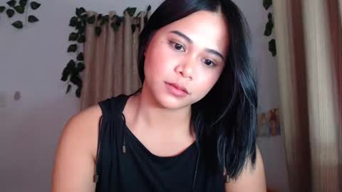 Snapshot of omariaennaid chatting on January 2025 08:16:01 PM Angel online show from January 2025 08:16:01 PM