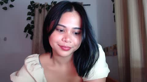 Snapshot of omariaennaid chatting on January 2025 12:45:01 AM Angel online show from January 2025 12:45:01 AM