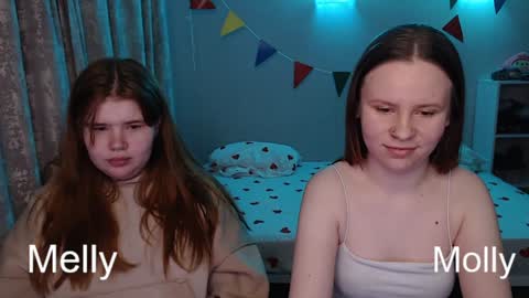 Snapshot of omellyoo chatting on December 2024 05:51:02 PM MellY online show from December 2024 05:51:02 PM