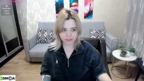 Snapshot of omg_itsperfect chatting on November 2025 08:52:01 PM Fina online show from November 2025 08:52:01 PM