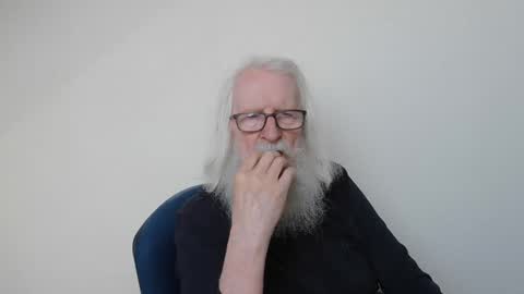 Snapshot of onanister chatting on May 2026 07:05:02 AM Somewhere over the rainbow online show from May 2026 07:05:02 AM
