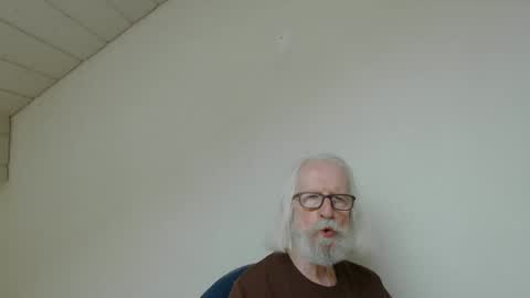 Snapshot of onanister chatting on June 2026 06:56:01 AM Somewhere over the rainbow online show from June 2026 06:56:01 AM