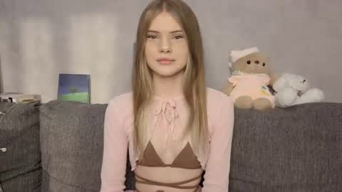 Snapshot of one_more_touch chatting on June 2026 01:37:01 PM Eva online show from June 2026 01:37:01 PM