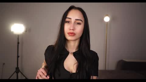 Mia online show from May 2026 08:31:01 AM