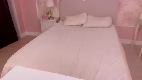 Nicole online show from December 2024 05:49:02 AM