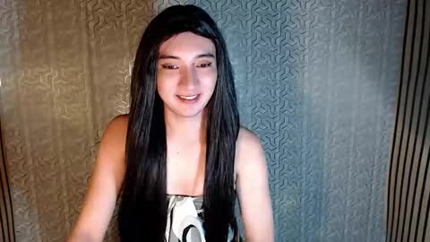 Snapshot of onelesslonelygirl69 chatting on May 2026 01:17:01 PM KLIER online show from May 2026 01:17:01 PM