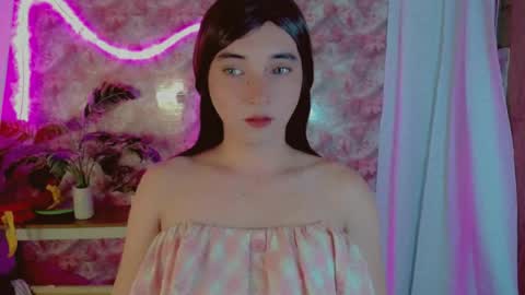 Snapshot of onelesslonelygirl69 chatting on August 2026 05:28:02 AM KLIER online show from August 2026 05:28:02 AM