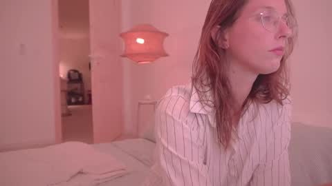 Ariel online show from October 2025 09:57:01 PM