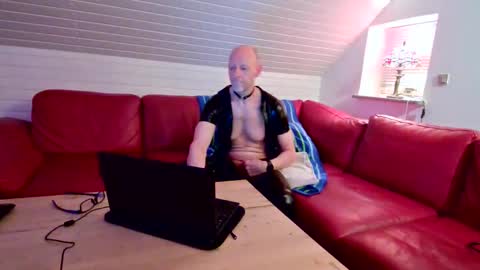 Snapshot of oneness1 chatting on May 2026 10:27:02 PM oneness1 online show from May 2026 10:27:02 PM