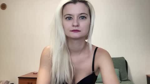 Onika online show from September 2025 09:08:02 PM