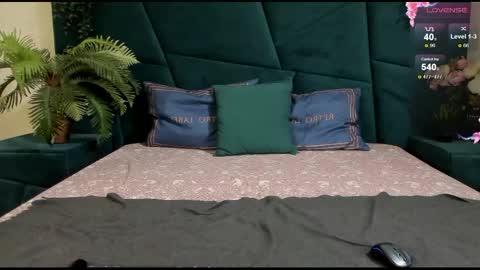 Erick  online show from February 2025 01:02:02 AM