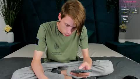 Erick  online show from September 2025 07:52:02 AM