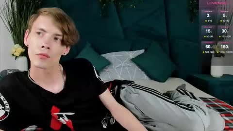 Erick  online show from September 2025 08:25:02 AM