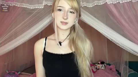 Snapshot of onlyeva1 chatting on May 2026 08:52:01 AM Eva online show from May 2026 08:52:01 AM