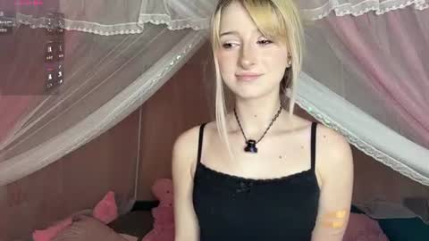 Snapshot of onlyeva1 chatting on June 2026 10:19:01 AM Eva online show from June 2026 10:19:01 AM