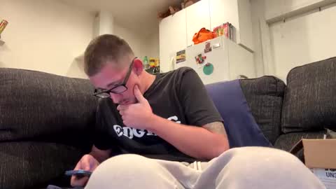 Snapshot of onthecumup69 chatting on December 2025 01:40:01 PM onthecumup69 online show from December 2025 01:40:01 PM