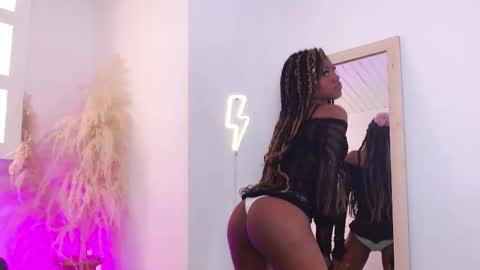 Snapshot of onyx_ebony chatting on October 2025 01:09:02 PM onyx_ebony online show from October 2025 01:09:02 PM