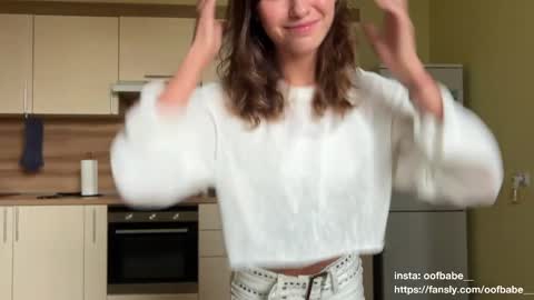 Helen online show from September 2025 10:16:01 AM