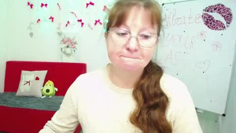 Snapshot of oovanessahotts chatting on April 2026 05:05:02 AM Vanessa online show from April 2026 05:05:02 AM