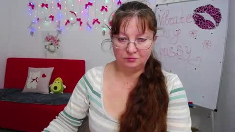 Snapshot of oovanessahotts chatting on May 2026 05:01:02 AM Vanessa online show from May 2026 05:01:02 AM