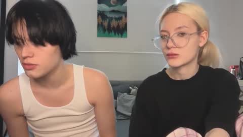 Bella and John online show from December 2025 12:04:02 AM