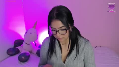 Miss Guzman  online show from October 2025 11:46:01 PM