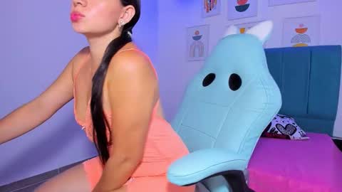 Oriana  online show from December 2025 03:03:01 AM