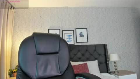Snapshot of orion__smith chatting on June 2026 04:01:02 PM Orion online show from June 2026 04:01:02 PM