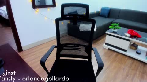 Snapshot of orlando__bloom chatting on January 2025 11:45:02 AM Fansly and Instagram -  online show from January 2025 11:45:02 AM