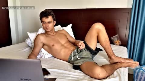 Snapshot of orlando__bloom chatting on October 2025 01:06:02 AM Fansly and Instagram -  online show from October 2025 01:06:02 AM