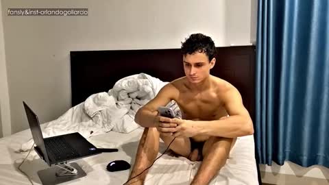 Snapshot of orlando__bloom chatting on October 2025 01:44:01 PM Fansly and Instagram -  online show from October 2025 01:44:01 PM