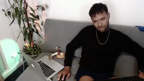 orlando_horny online show from October 2025 04:08:02 AM