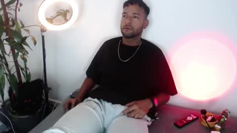 orlando_horny online show from October 2025 12:44:02 AM